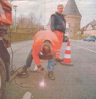 德國戈斯拉奇觀：路上的井蓋被焊死
