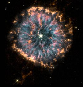 圖：《科學》雜誌的這篇文章中提到，「細胞組織樣品與宇宙結構存在著驚人的相似」。圖為哈勃太空望遠鏡拍攝到的遙遠星雲照片，這張照片被稱為「天體之眼」。