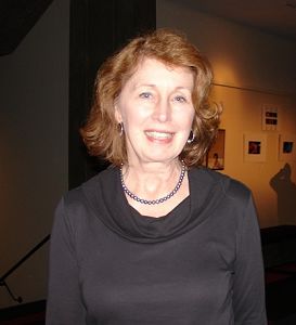 費爾班克斯中心的執行總裁海倫•克勞斯女士表示希望更多的人來看神韻演出