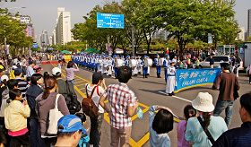 韓國五月五日兒童節當天，適逢富川第二十七屆「博士谷（Boksagol）藝術節」，天國樂團應邀參加當天的藝術節慶典表演。