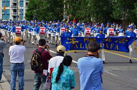 天國樂團參加大多倫多士嘉堡市舉行的國慶日遊行