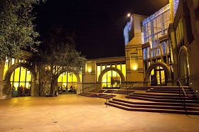 神韻紐約藝術團在聖地亞哥北部城市──愛斯康迪都市的加州藝術中心（California