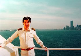 1987年王中同船長在紐約