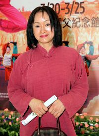 古琴大師，中華花藝文教基金會的花藝教授傅小芳