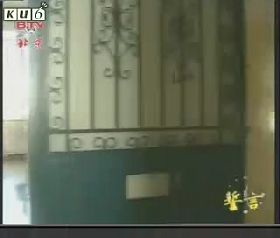 北京女子監獄監室的鐵門