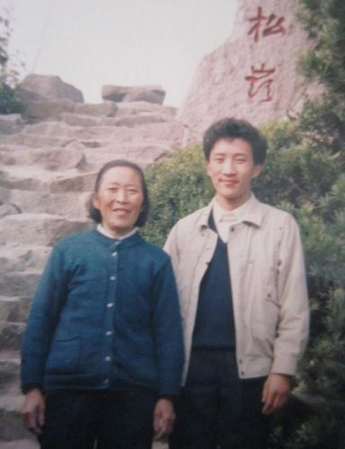 呂金龍和他的母親