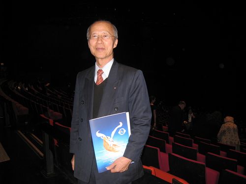 台灣駐法國大使呂慶龍先生每年必看神韻