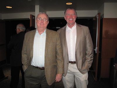 圖8：美國宇航局顧問、西部信託投資常務董事羅伯特•哈尼斯（左）和朋友