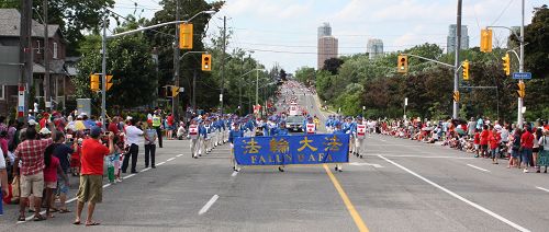 二零一四年七月一日加拿大國慶節，多倫多天國樂團參加多倫多士嘉堡市（Scarborough）的國慶遊行受歡迎。