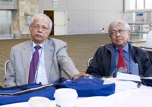 印度腎臟移植醫師希爾（左）和首席腎臟移植醫師南迪（Nandi）反對中共強摘器官