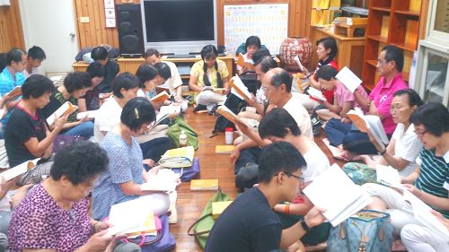 圖12：台北市黃埔新村星期六日下午集體學法