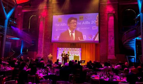 圖2：紀錄片導演李雲翔參加倫敦舉辦的頒獎典禮