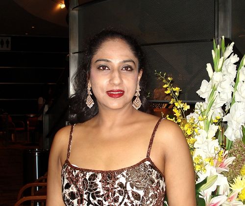 悉尼印度社區著名寶萊塢民族舞蹈家Jyoti Bhardwaj Dixit，於2015年2月7日晚，在悉尼帝苑劇場，第六次觀看了神韻藝術團的演出