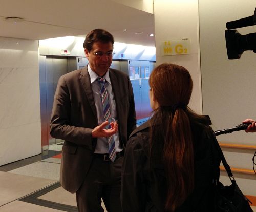 歐洲議員彼得•萊斯LIESE（Peter LIESE）在參加主持「活摘器官在中國（Organ Harvesting in China）」歐洲議會研討會後接受媒體採訪
