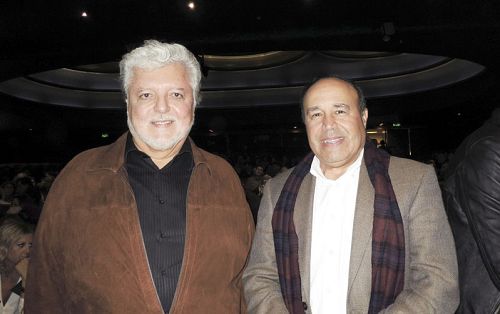 秘魯駐阿根廷大使Jose Luis Perez Sanchez Cerro先生（左）與哥倫比亞駐阿根廷大使Alejandro Navas Ramos先生於6月13日晚在阿根廷首都布宜諾斯艾利斯的Opera劇院觀看了神韻舞劇團的《西遊記》演出