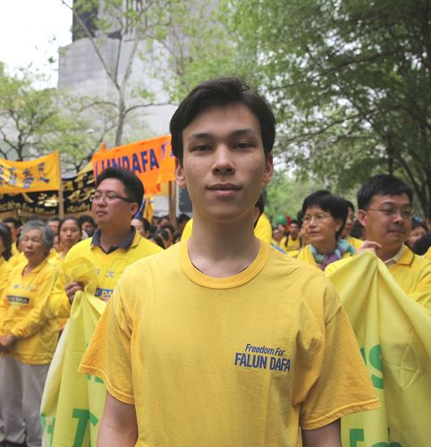 十八歲的Hike Opfermann參加二零一六年紐約法會期間的集會和大遊行活動