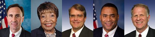 五名來自德克薩斯州的美國國會議員祝賀世界法輪大法日 （左起：美國國會議員彼得﹒歐森、艾迪﹒伯尼斯﹒強生、約翰﹒考伯遜、馬克﹒維西和泰德﹒鮑爾）