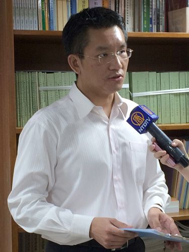台北市議員童仲彥認為：中共迫害法輪功、踐踏人權普世價值，這是全球的事，全世界應該不分種族膚色，聯合起來制裁中共的惡行。