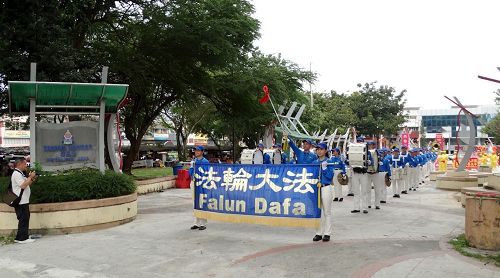 '圖11：法輪功學員來到雪蘭莪州八打靈再也（Petaling Jaya）舉辦了另一場慶中秋遊行。'