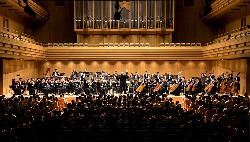 圖1：九月十五日下午兩點，神韻交響樂團在日本東京歌劇院音樂廳展開亞洲首演。
