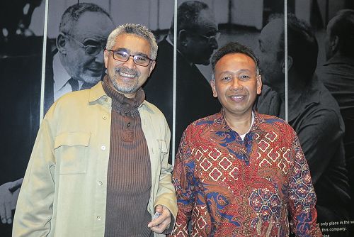 圖7：印度尼西亞駐紐約總領事Abdul Kadir Jailani（左）與副總領事、經濟參贊Winanto Adi（右）