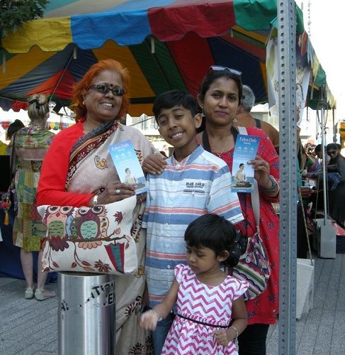 '圖5：孟加拉醫生Shambi Aich女士（後排右）及家人'