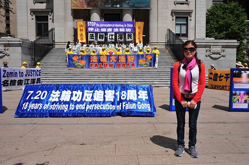 '圖14：杜雪琴女士來自中國福建省，她表示對法輪功的敬意。'