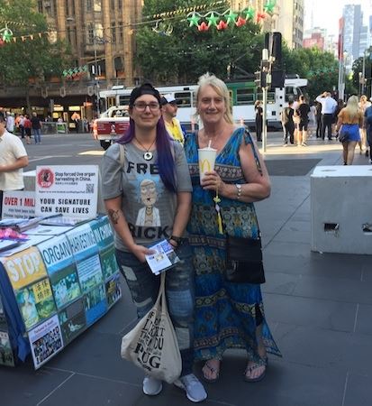 '圖4：來自新西蘭的遊客Sandy Maree Lindquist（右）和女兒Shanell Maree Lindquist。'