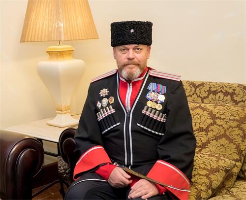 '圖1：身著哥薩克古老服飾的伊萬﹒庫季諾夫（Ivan?Kudinov）'