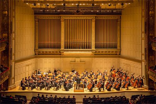 '圖2：二零一八年十月十三日下午，神韻交響樂團在美國波士頓交響音樂廳（Boston?Symphony?Hall）為觀眾帶來了精彩的演出。'