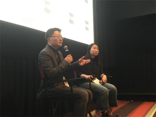 '圖2：「皮博迪」獎獲獎導演李雲翔（左）在《求救信》放映後答觀眾問題'
