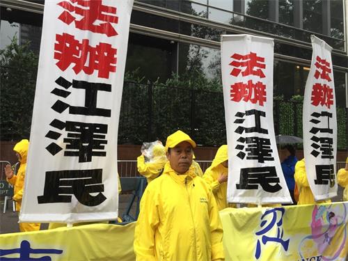 '圖4：青島市著名書法家劉錫銅說：「我要呼籲全社會：法辦江澤民，停止迫害。」'