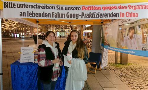'圖5：兩姐妹在反對活摘器官的請願書和引進全球馬格尼茨基人權問責法的請願書上簽名'