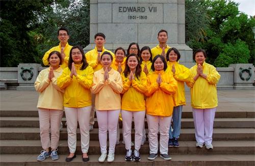 '圖2：澳洲墨爾本部份越南裔法輪功學員恭祝師尊李洪志大師新年好。'
