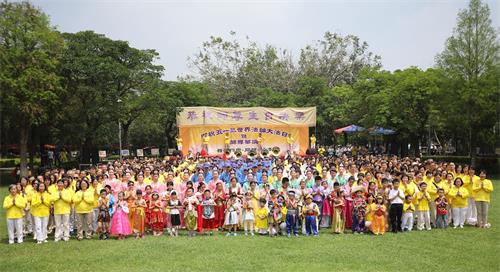 '圖1：台灣中部法輪功學員慶祝「五一三世界法輪大法日」，恭祝李洪志師尊生日快樂。'