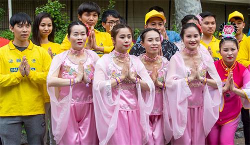 '圖9：在日本的越南學員恭祝師尊生日快樂（左前三為Letty Vin Hoa）'