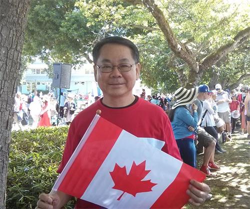 '圖5：列治文市議員區澤光表示，歡迎法輪功團體來參加遊行，加拿大是一個自由的國家，這正是加拿大之美麗所在。'