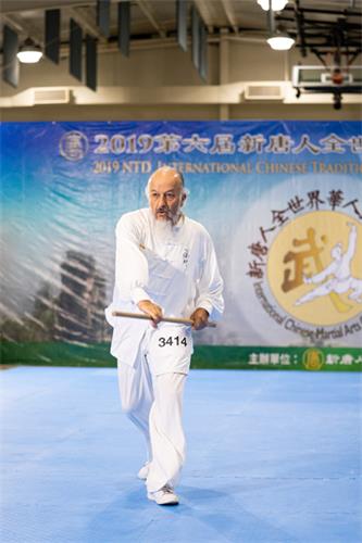 圖12：八月二十五日，薩瓦什‧福圖爾（Sahvash Fortoul）在第六屆新唐人武術大賽中表演。