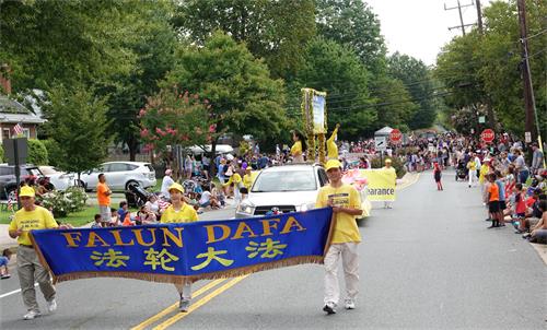 1～2：二零一九年九月二日是美國勞工節，法輪功學員參加了在鄰近美國首都華盛頓的馬裏蘭州肯辛頓（Kensington，MD）社區遊行。