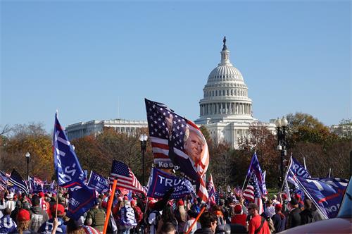 圖1～3：二零二零年十一月十四日中午，數萬民眾從美國各地來到首都華盛頓，參加支持川普總統的大遊行。