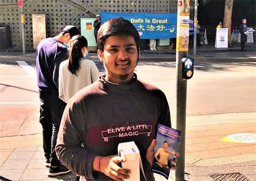 '圖6：在悉尼學習IT的印度學生達克﹒沙特（Dack Shat）說：「『真、善、忍』原則對我們的社會非常有益。」'