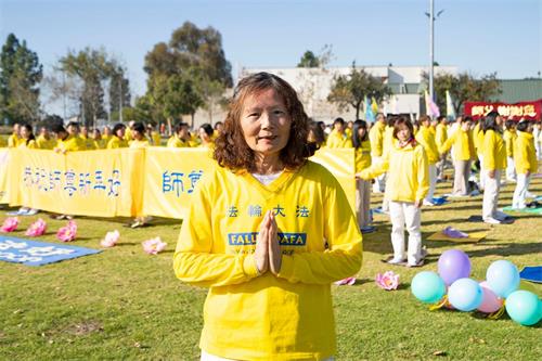 '圖5：心理治療師簡。安德森（Jane Yu Anderson）說：「修煉後我的生活發生了180度的改變……我不知道我要如何報答（師父）。」（大紀元）'