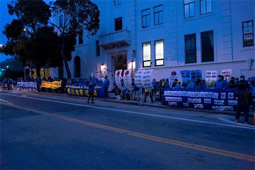 '圖1～7：舊金山法輪功學員在中使館前舉行紀念「四﹒二五」和平上訪二十二週年的活動'