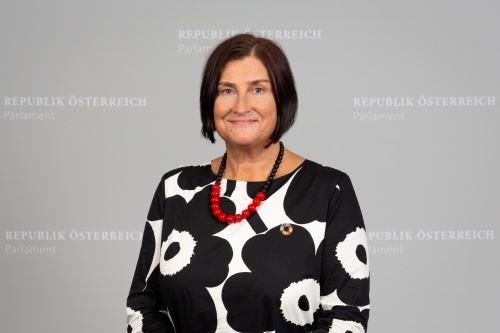 '圖4：奧地利國會議員，社民黨全球發展發言人佩特拉﹒巴依爾（ Petra Bayr）'