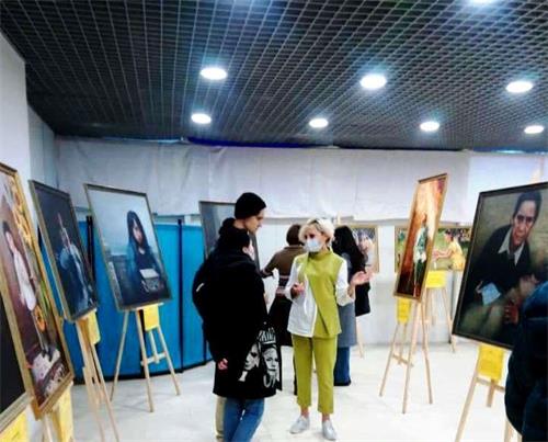 '圖1～5：二零二一年九月，「真善忍國際美展」連續三個週末在莫斯科VDNH展覽中心展出。圖為美展現場。'