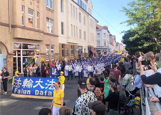 德國比勒費爾德文化節　法輪功受歡迎