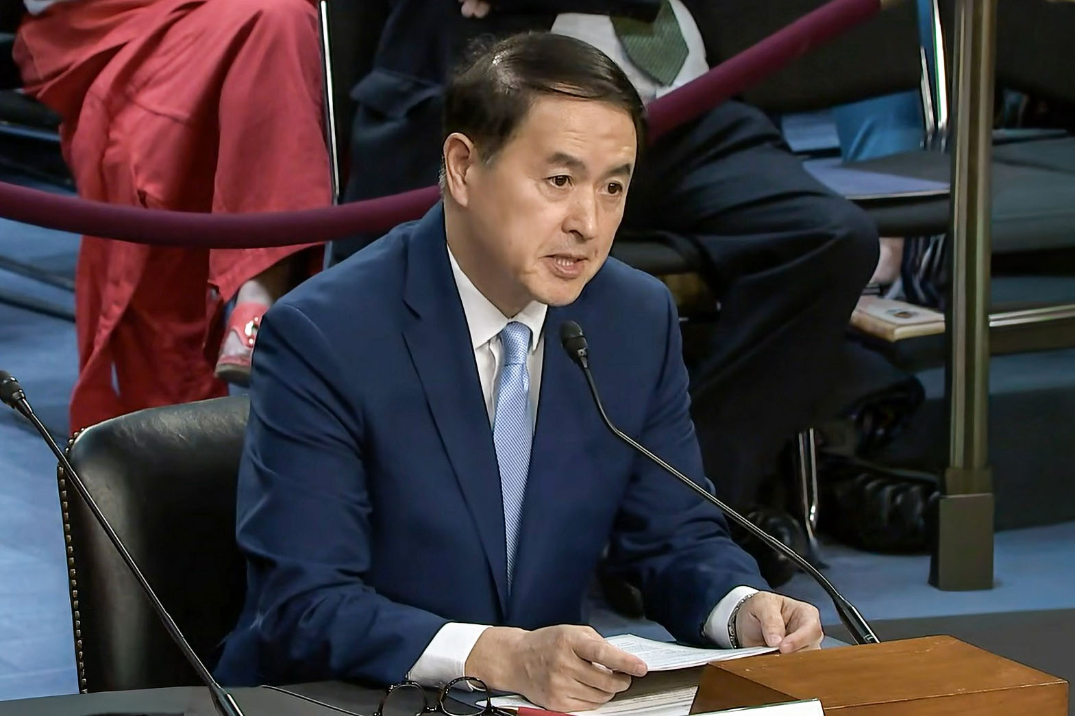 圖4:法輪功發言人張而平在發言。(明慧網)