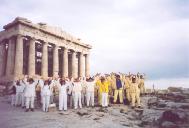 二零零二年三月，法輪功學員在希臘的國慶節展示功法