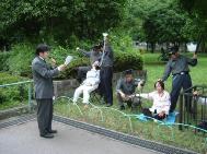 日本東京的首次法輪功反酷刑展