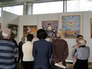 二零零六年四月二十八日，俄羅斯首次真善忍國際美展在聖彼得堡揭幕